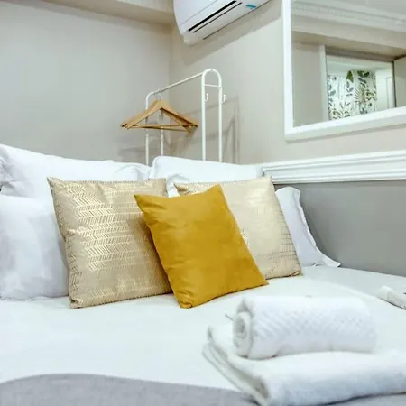 Le Nid Parisien Triplex Cosy Et Chaleureux Appartamento *