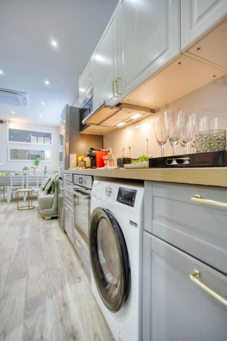 Le Nid Parisien Triplex Cosy Et Chaleureux Appartamento *